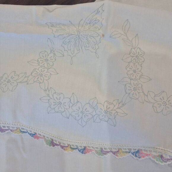 Pillowcases (2) White Cotton, Vintage, Crocheted Edge and Iron on Design that ne - Picture 3 of 11